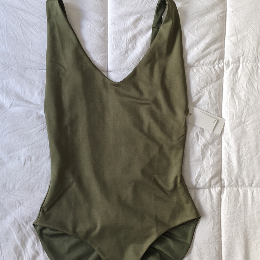 Londre Minimalist One Piece size Large - Tall